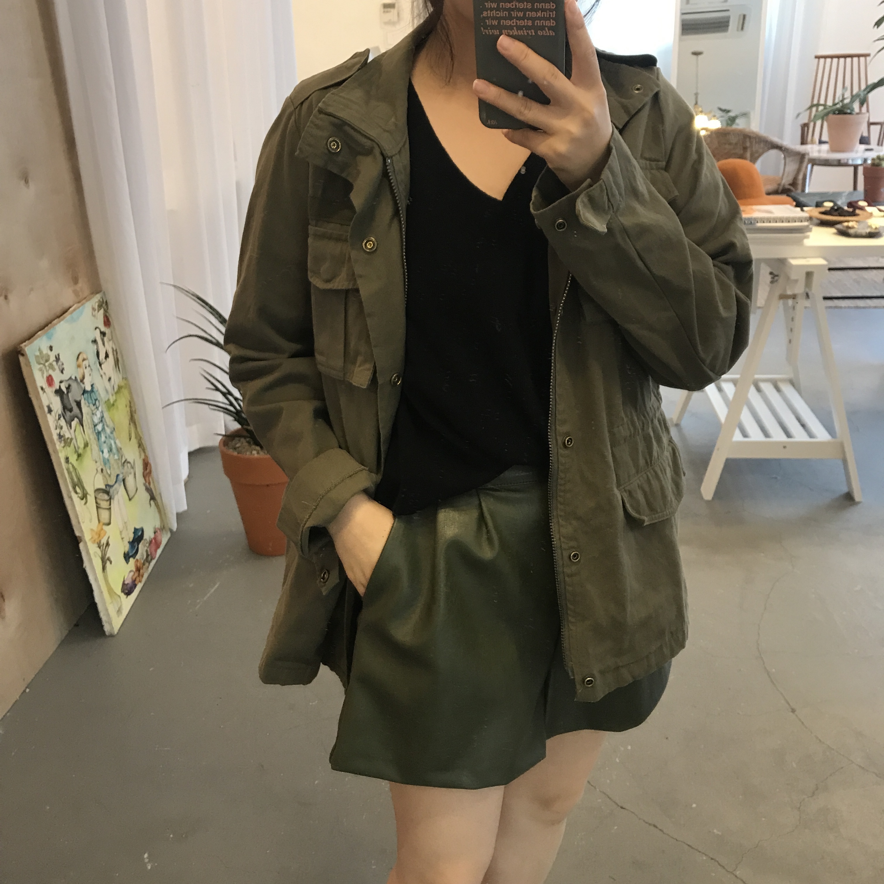 Women Short Pants A slim line A-line leather short