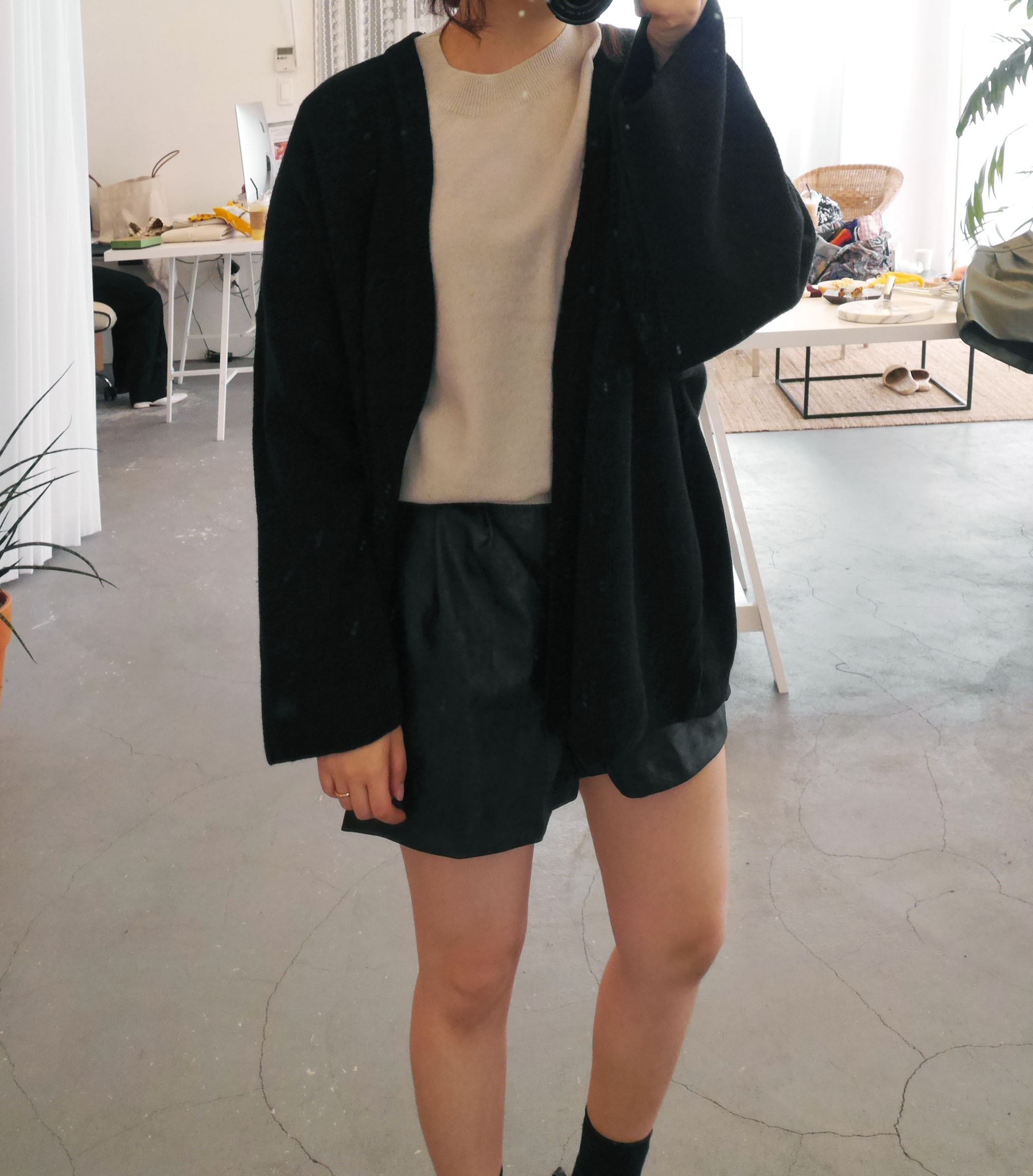 Women Short Pants A slim line A-line leather short