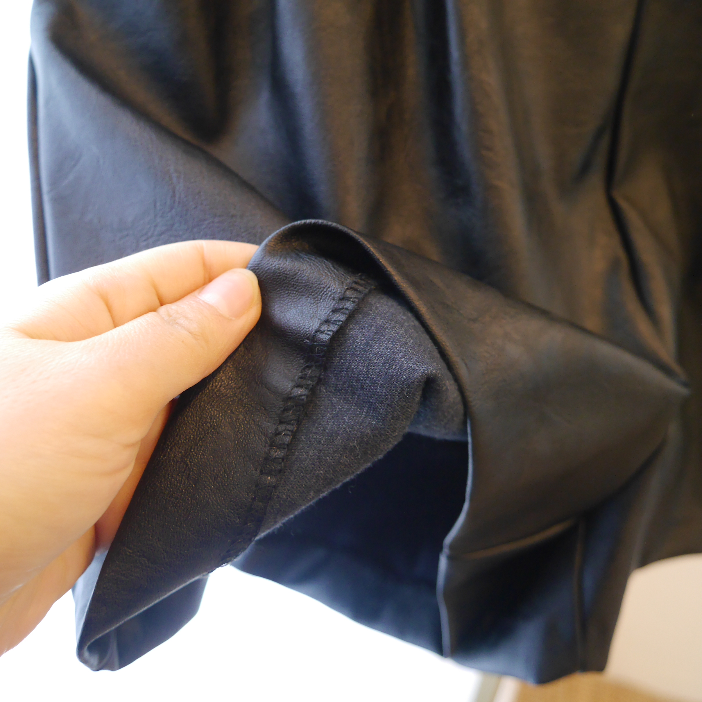 Women Short Pants A slim line A-line leather short