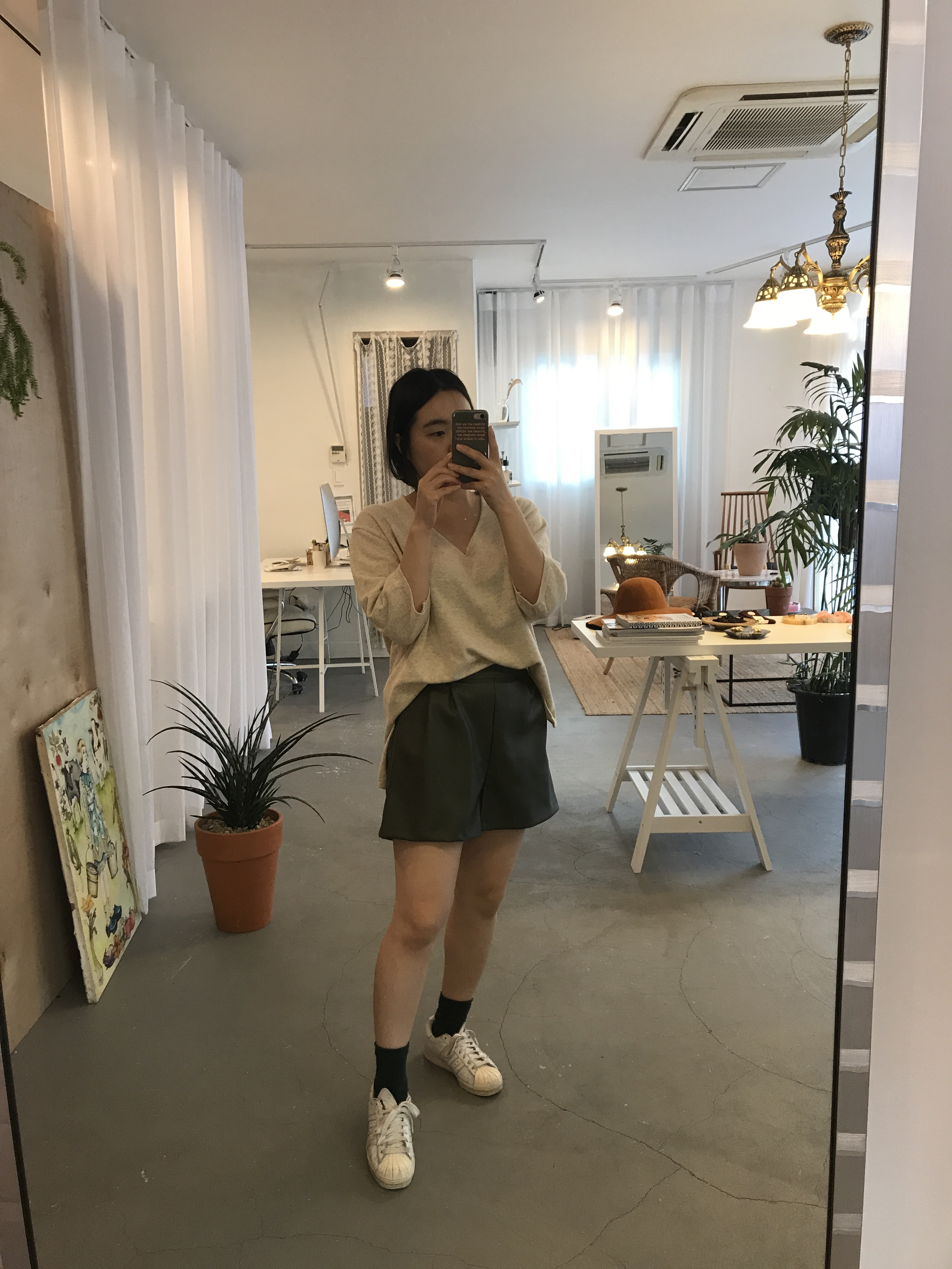 Women Short Pants A slim line A-line leather short