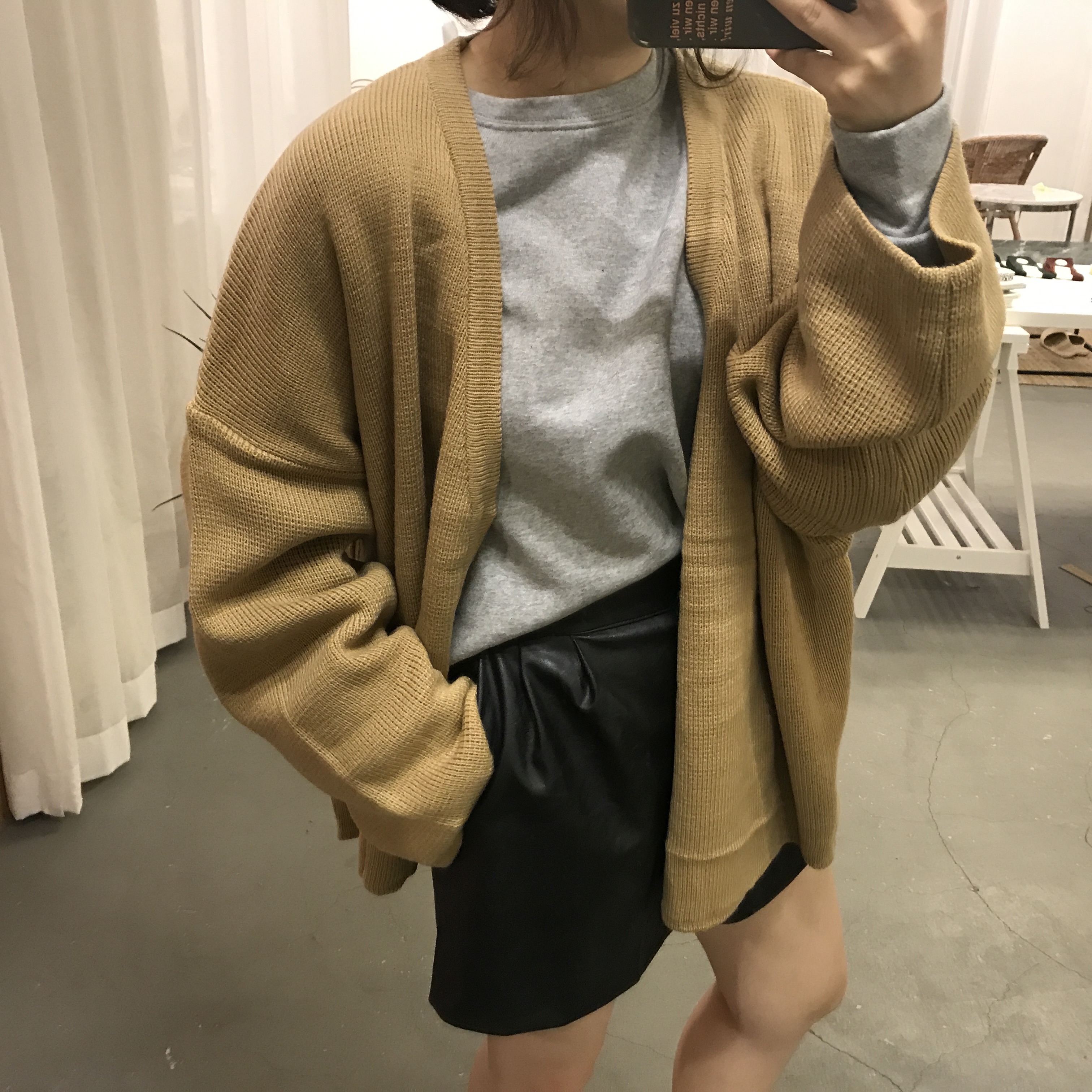 Women Short Pants A slim line A-line leather short