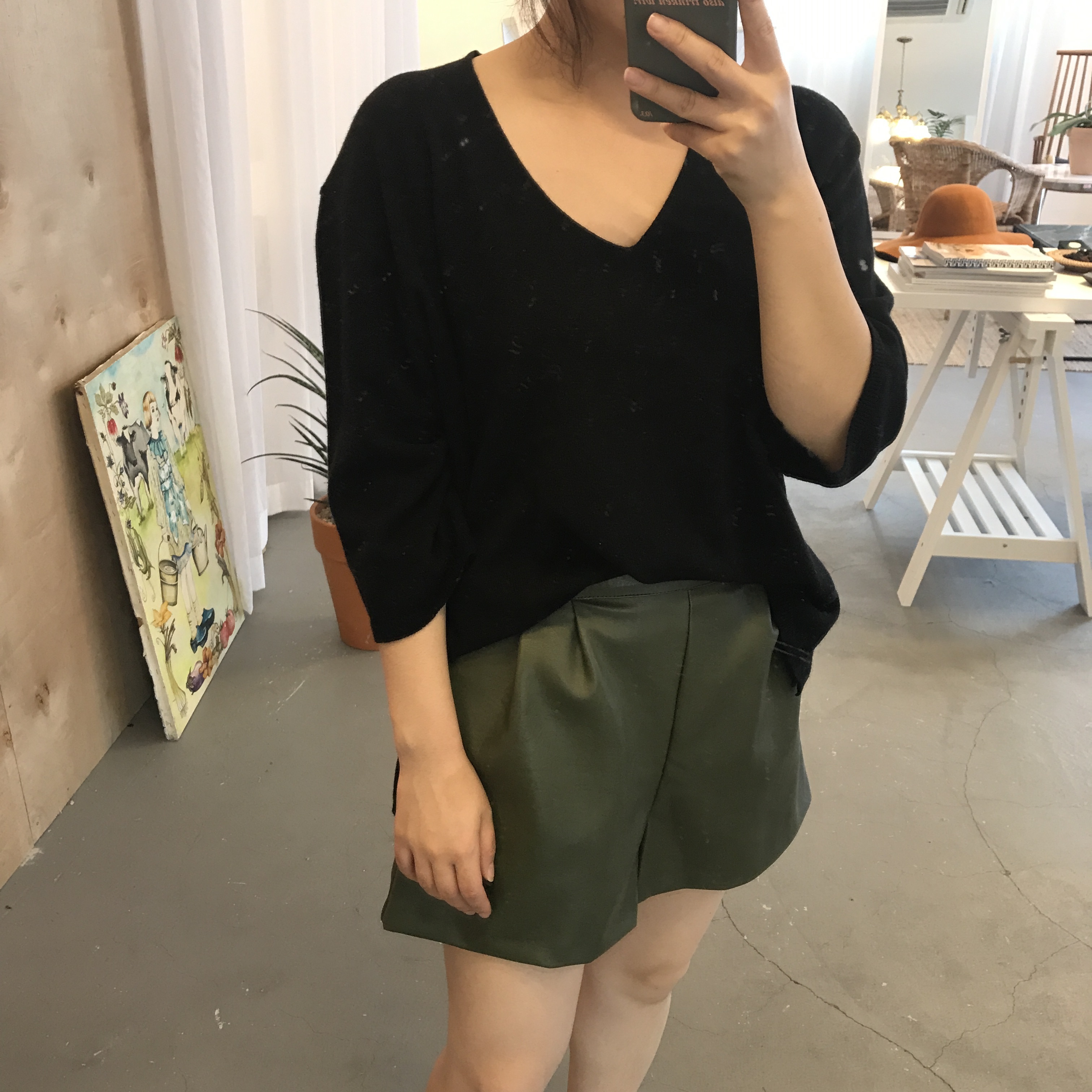 Women Short Pants A slim line A-line leather short