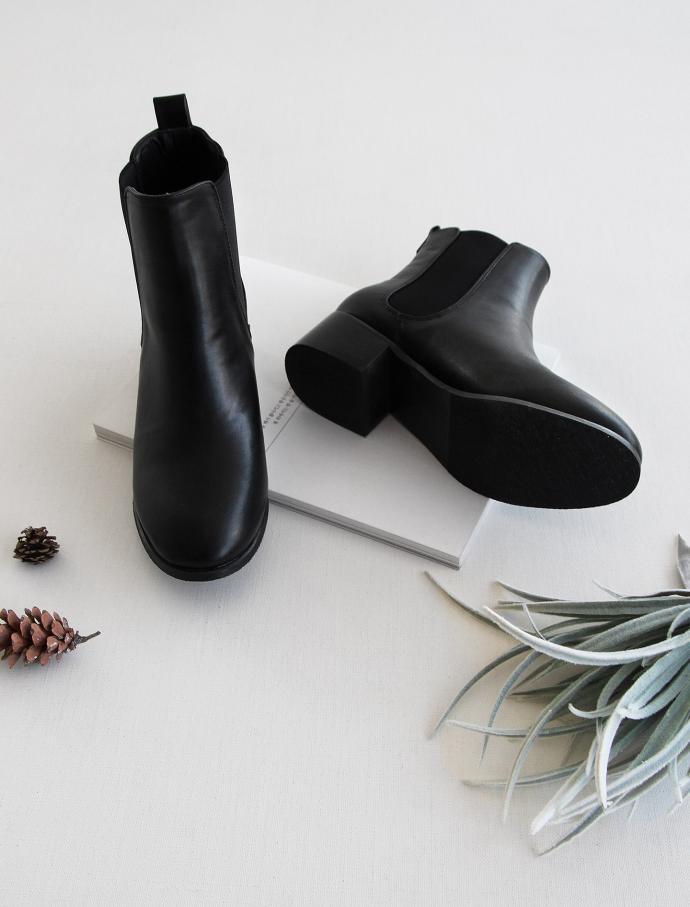 Women's Chelsea Angle Boots Made in Korea Three