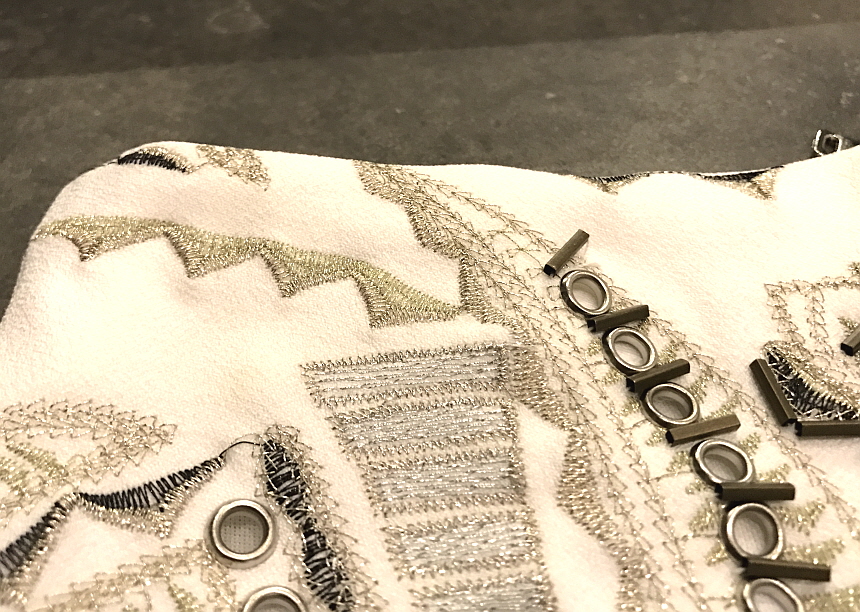 High Quality Luxury Gold Embroidery Stud Mini Skir