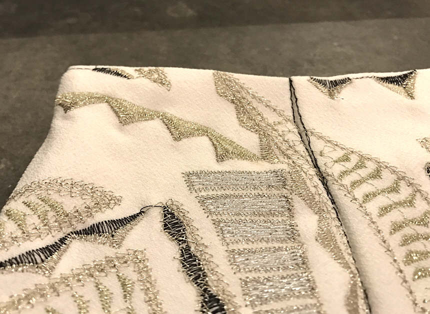 High Quality Luxury Gold Embroidery Stud Mini Skir