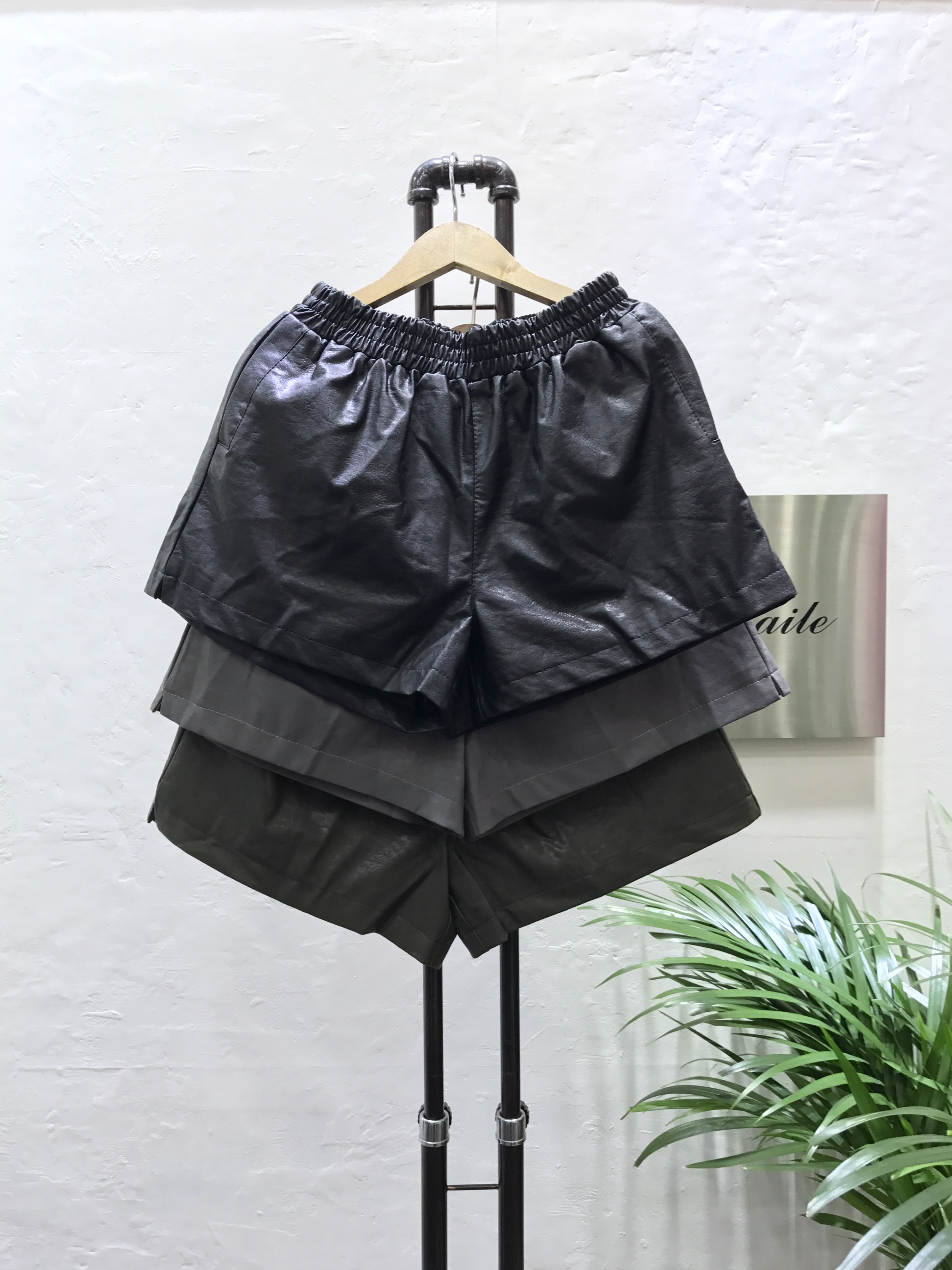 Women Short Pants Bending leather shorts 3color Bl