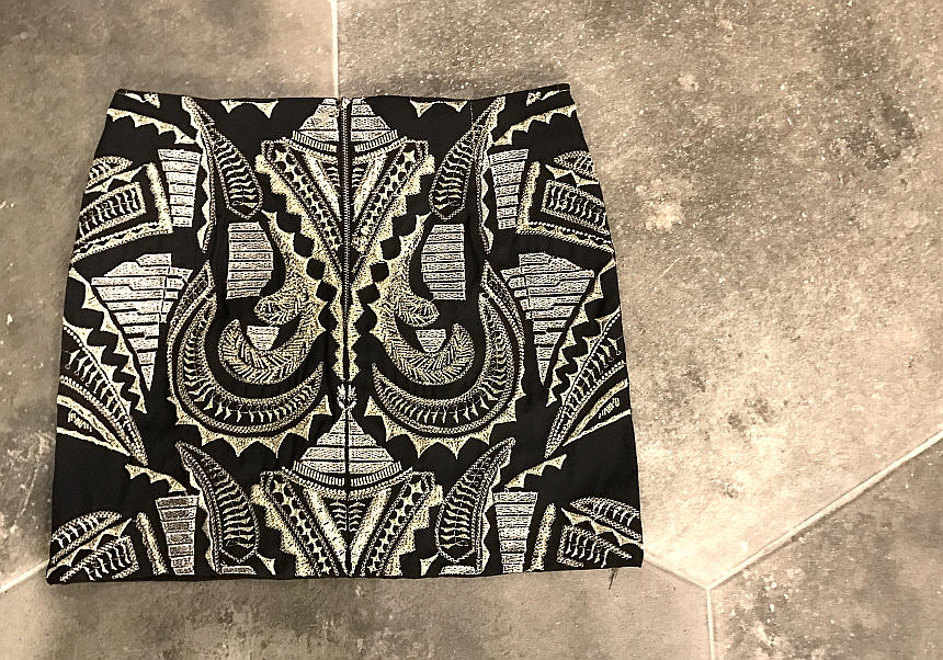 High Quality Luxury Gold Embroidery Stud Mini Skir