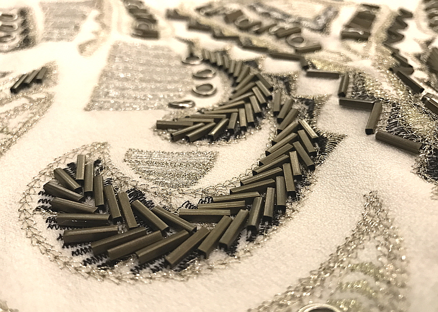 High Quality Luxury Gold Embroidery Stud Mini Skir