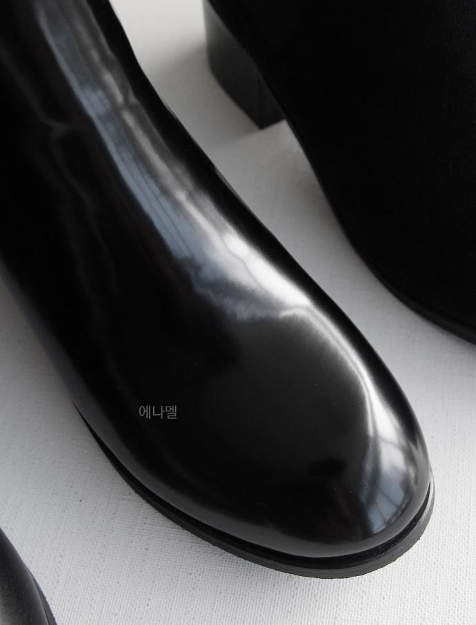 Women's Chelsea Angle Boots Made in Korea Three