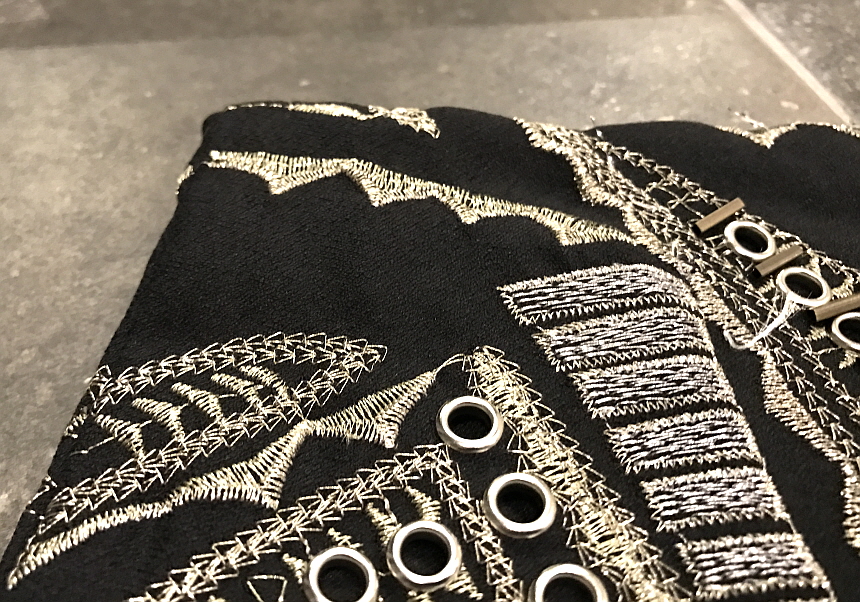 High Quality Luxury Gold Embroidery Stud Mini Skir