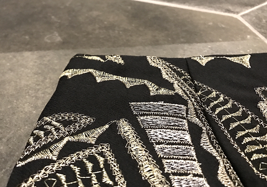 High Quality Luxury Gold Embroidery Stud Mini Skir