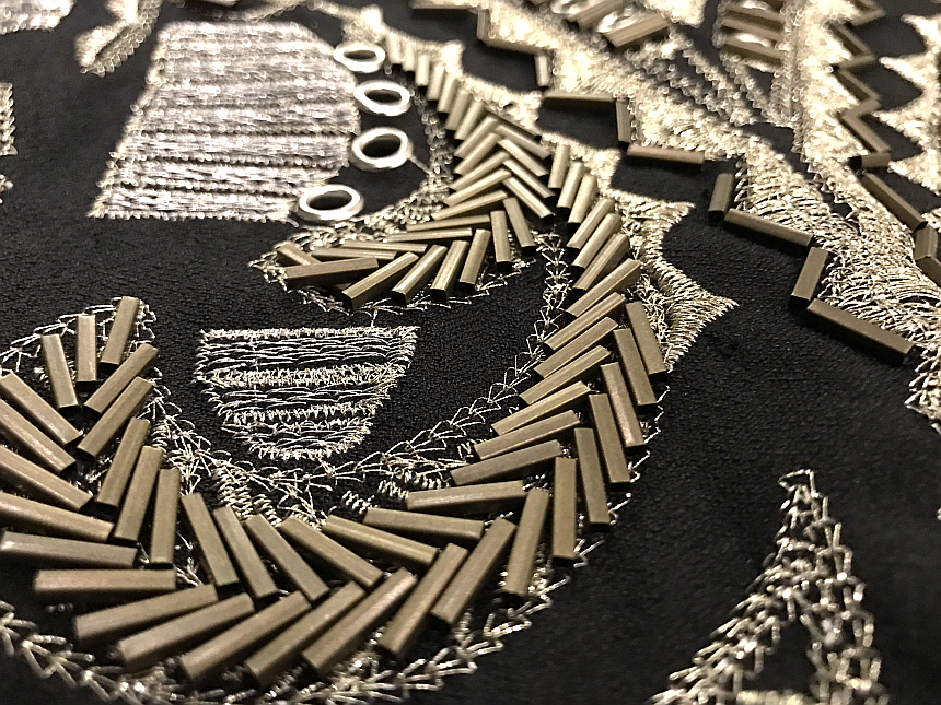 High Quality Luxury Gold Embroidery Stud Mini Skir