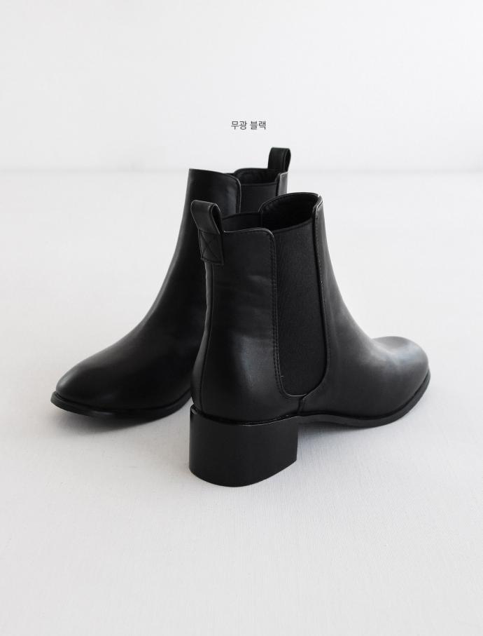 Women's Chelsea Angle Boots Made in Korea Three