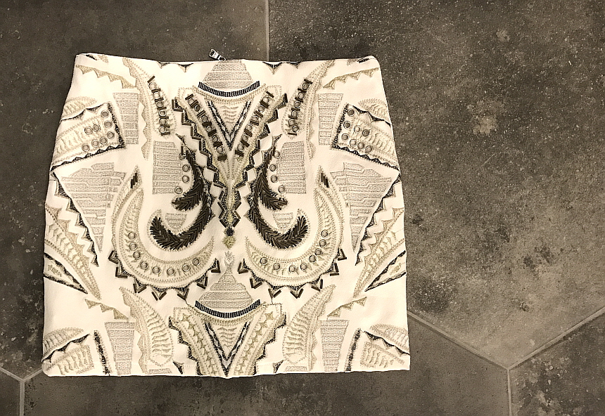 High Quality Luxury Gold Embroidery Stud Mini Skir