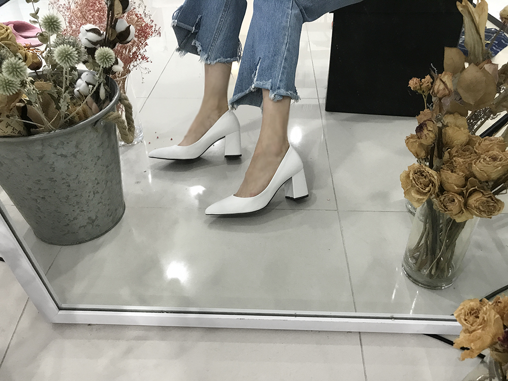 Comfortable Tongue Stiletto 7cm Middle Heel Pumps 