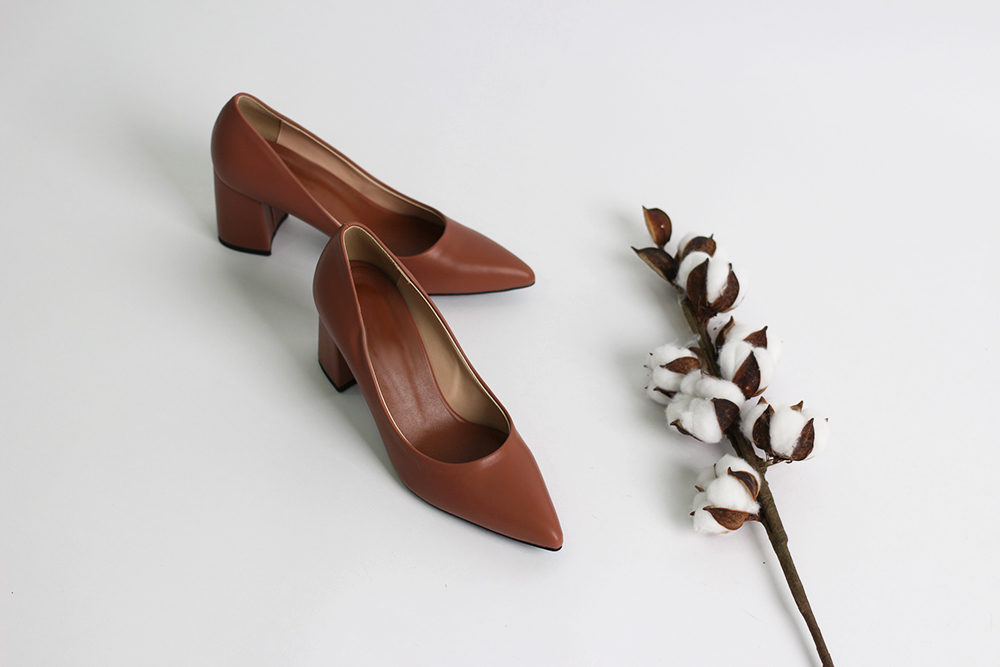 Comfortable Tongue Stiletto 7cm Middle Heel Pumps 