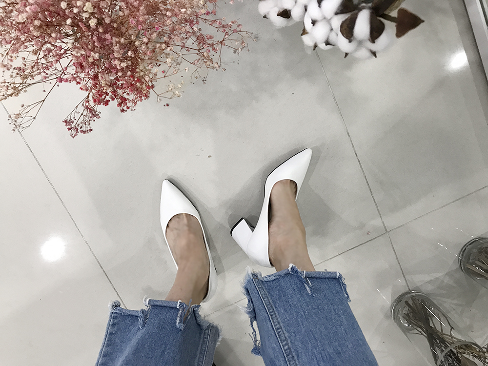 Comfortable Tongue Stiletto 7cm Middle Heel Pumps 