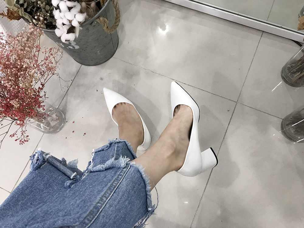 Comfortable Tongue Stiletto 7cm Middle Heel Pumps 