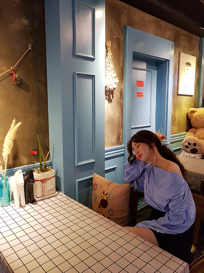 Jur Moe Unbalance Mini Skirt Fall