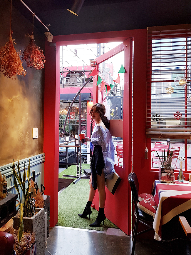 Jur Moe Unbalance Mini Skirt Fall