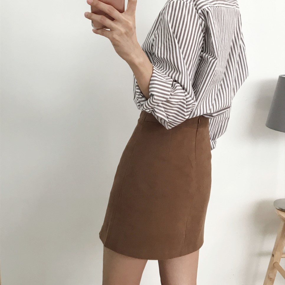 A line fall skirt Brown, black incision 44