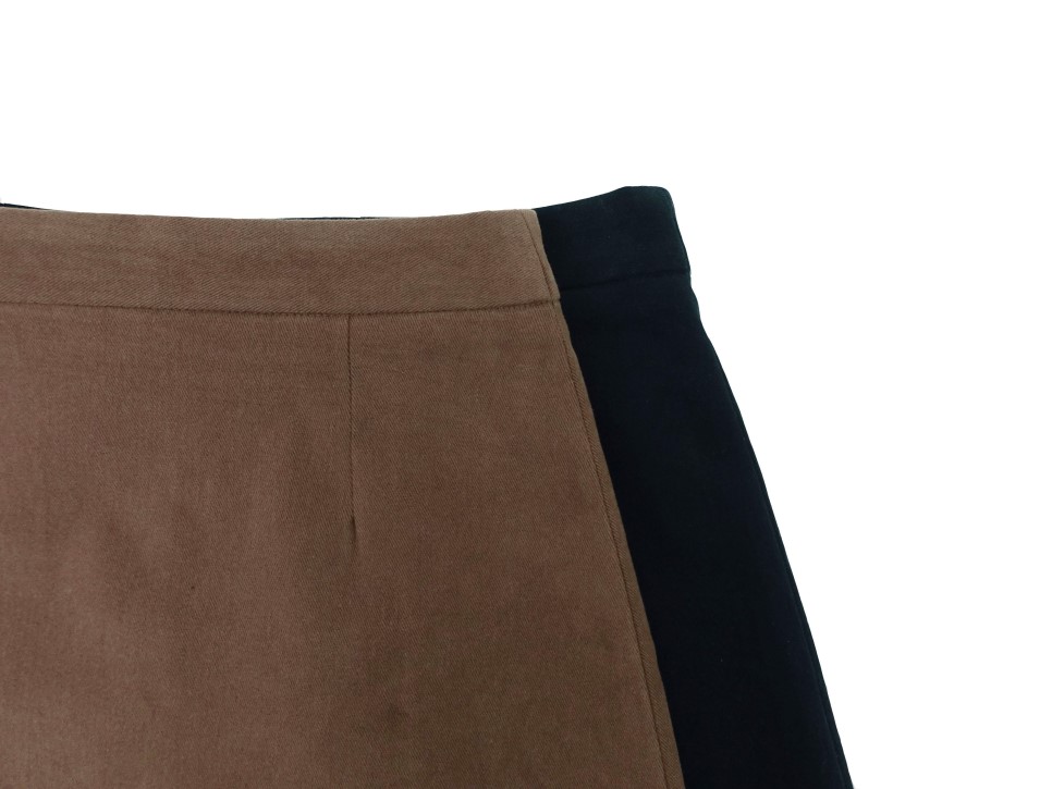 A line fall skirt Brown, black incision 44