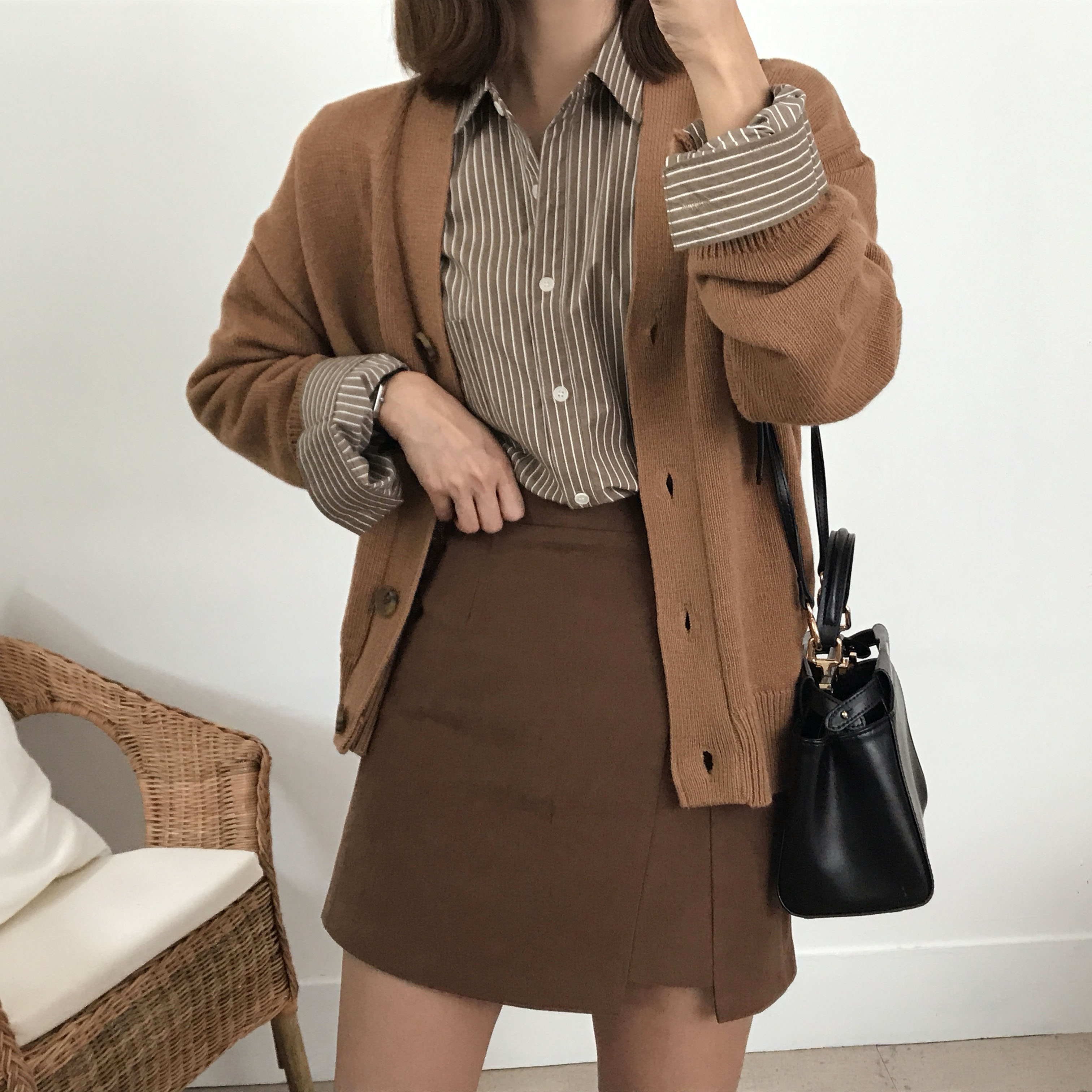 A line fall skirt Brown, black incision 44