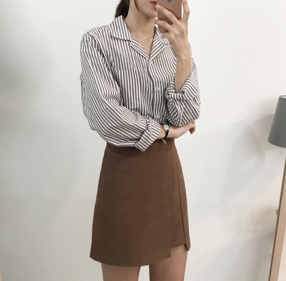 A line fall skirt Brown, black incision 44