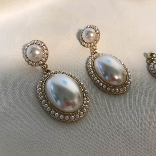 Bold pearl drop earrings Classic eye-catching thre
