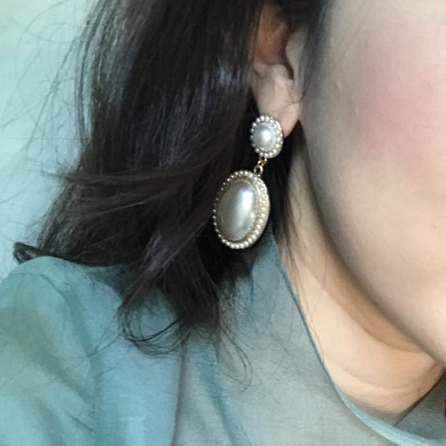 Bold pearl drop earrings Classic eye-catching thre