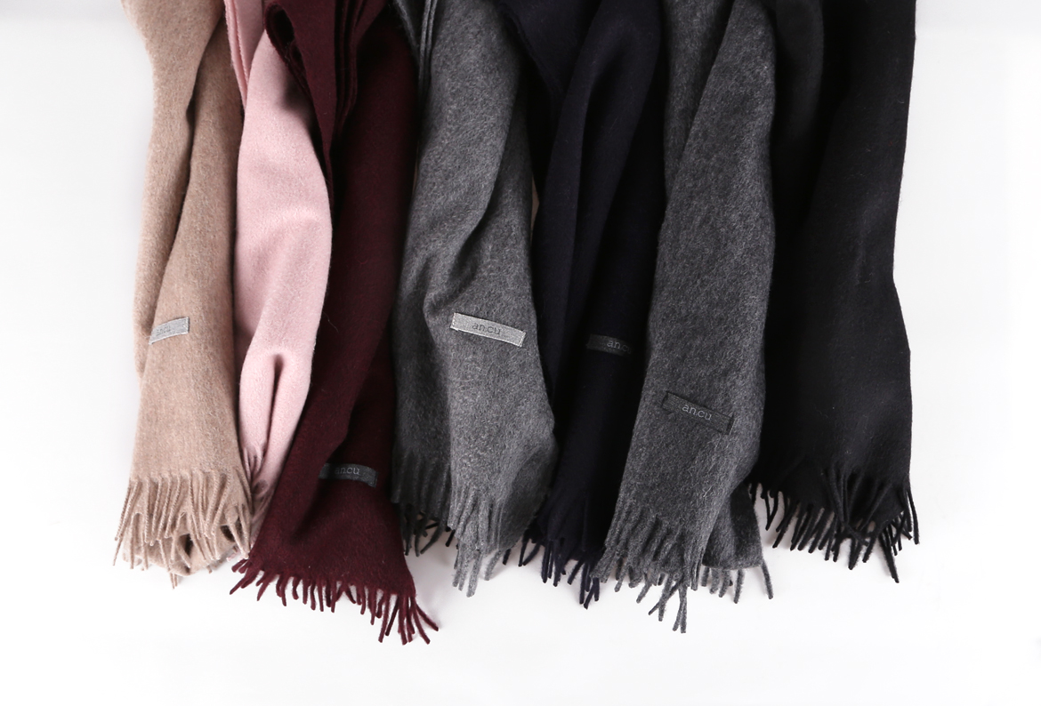 Cashmere muffler Seven coordinating gifts Fashion 