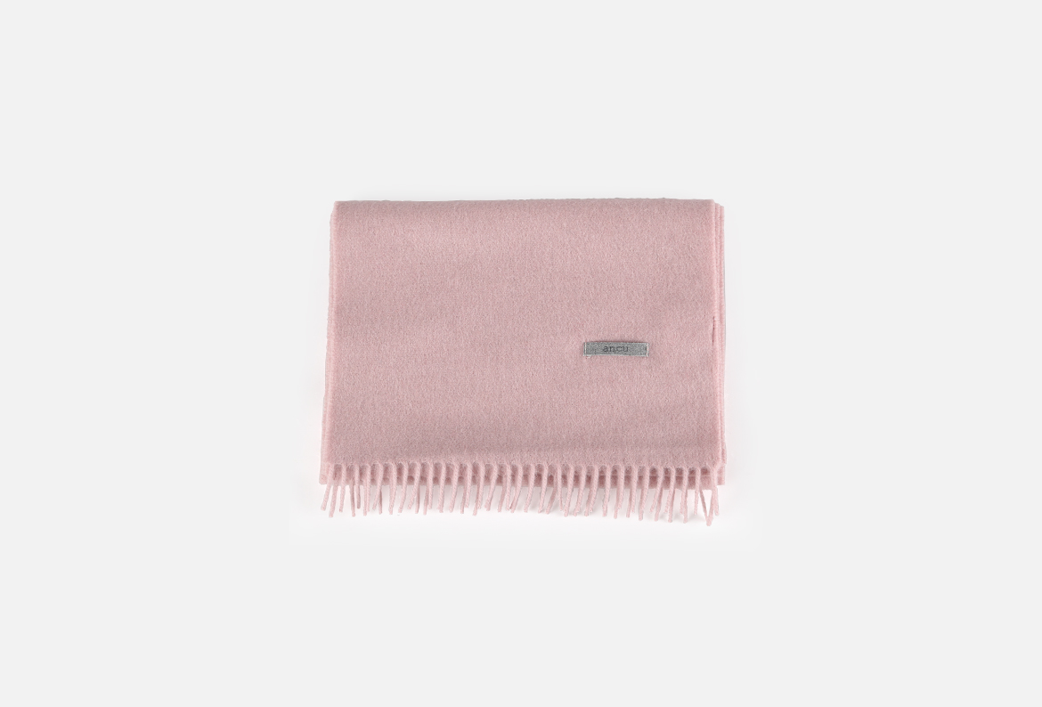 Cashmere muffler Seven coordinating gifts Fashion 