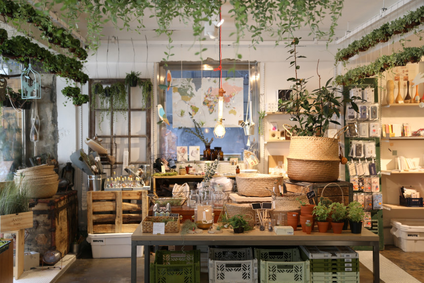 Cashmere muffler Seven coordinating gifts Fashion 