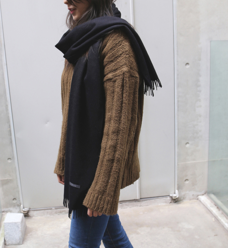 Cashmere muffler Seven coordinating gifts Fashion 