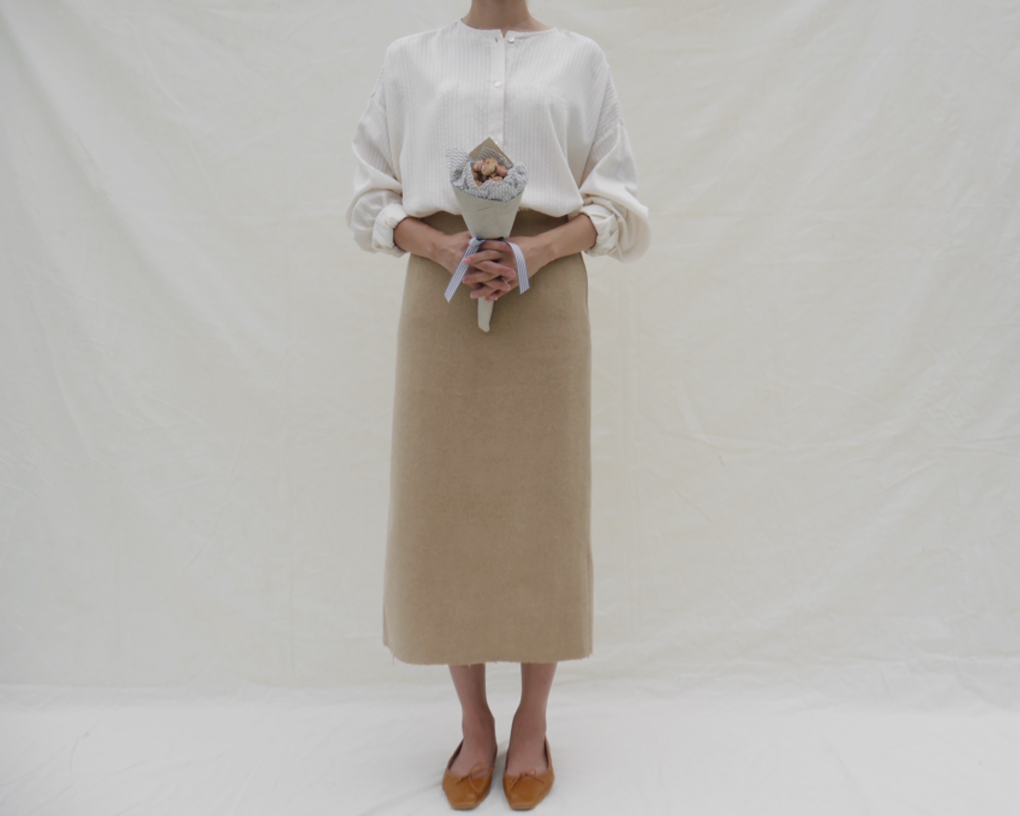 Long wool skirt's long skirt back a line