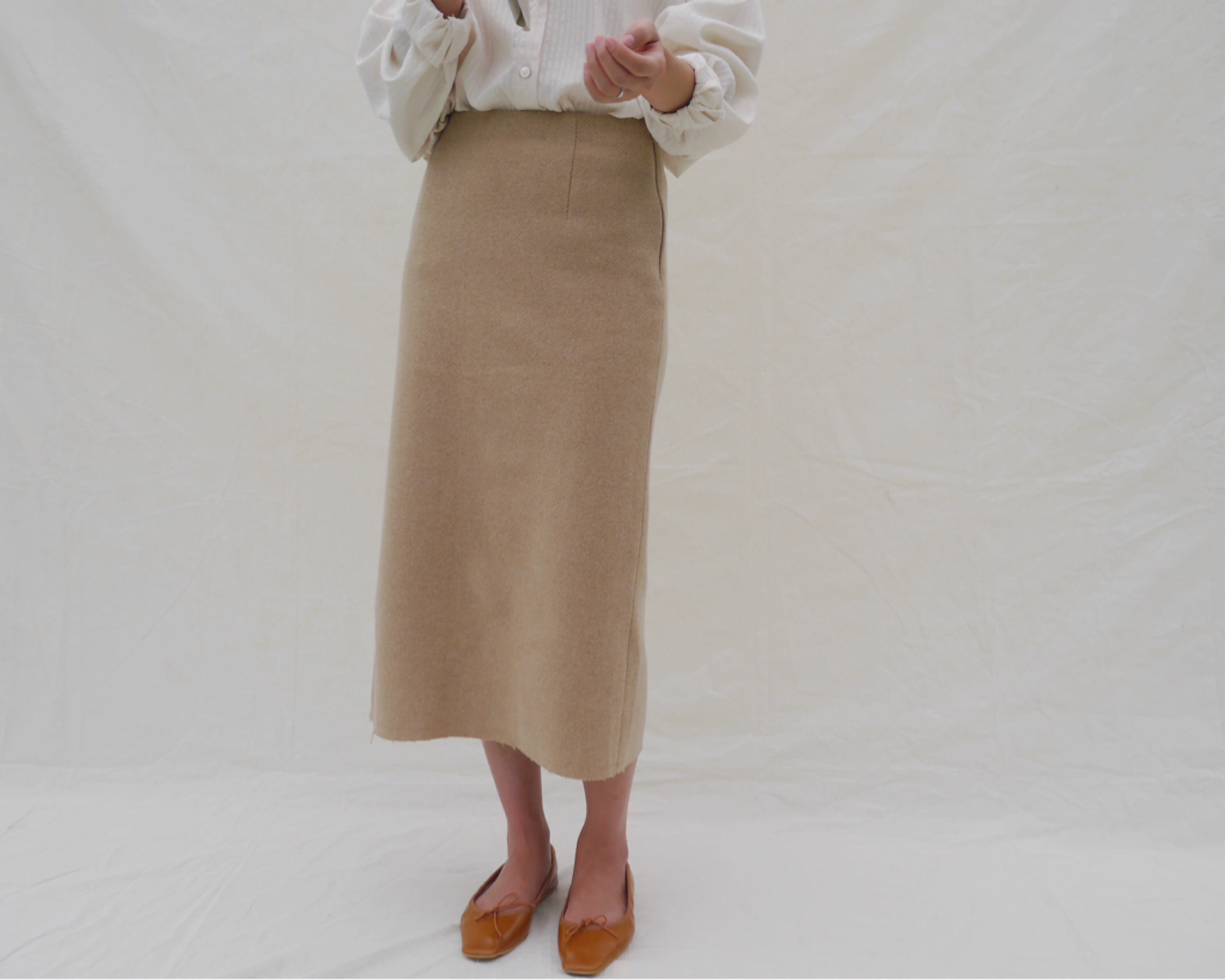 Long wool skirt's long skirt back a line