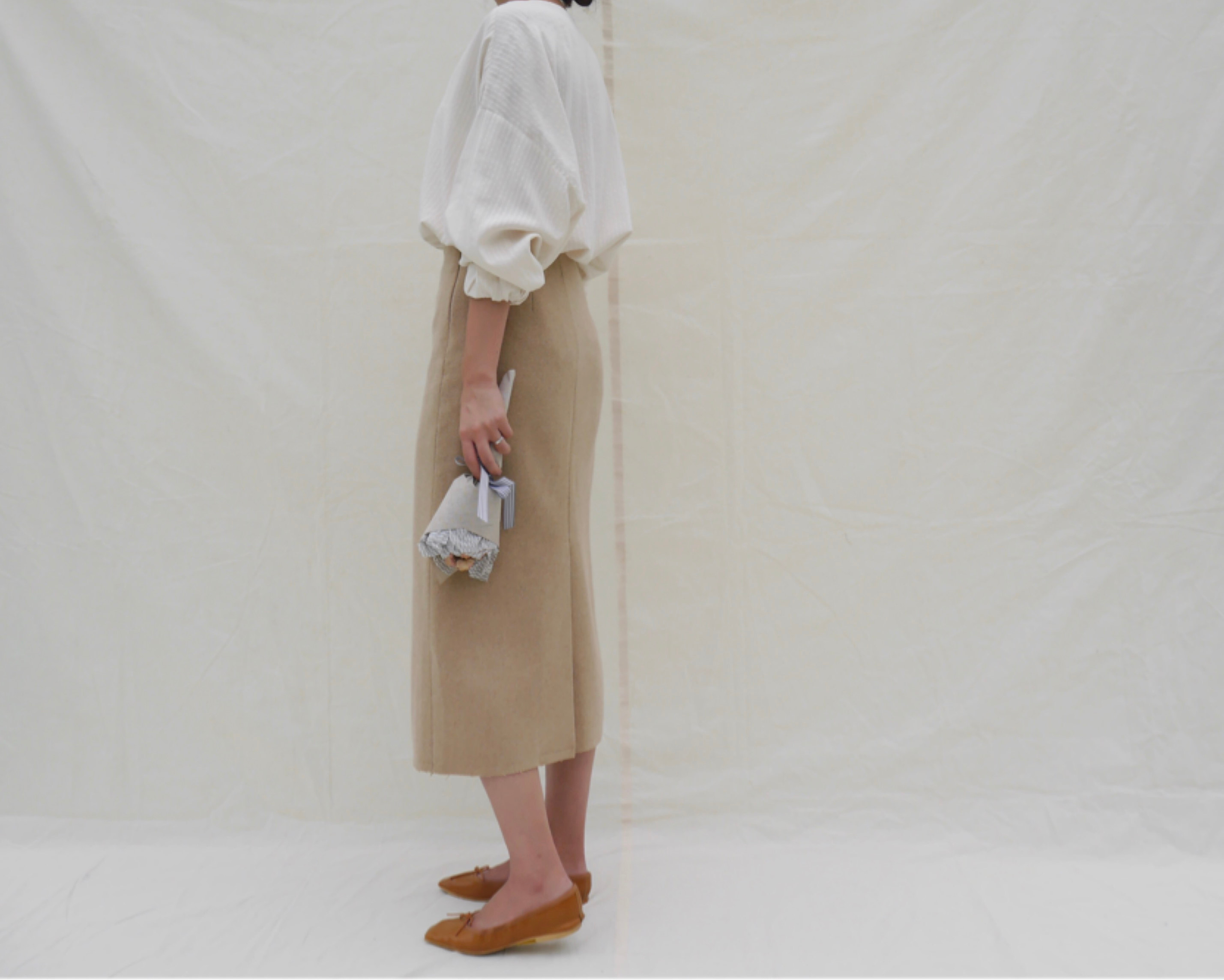 Long wool skirt's long skirt back a line