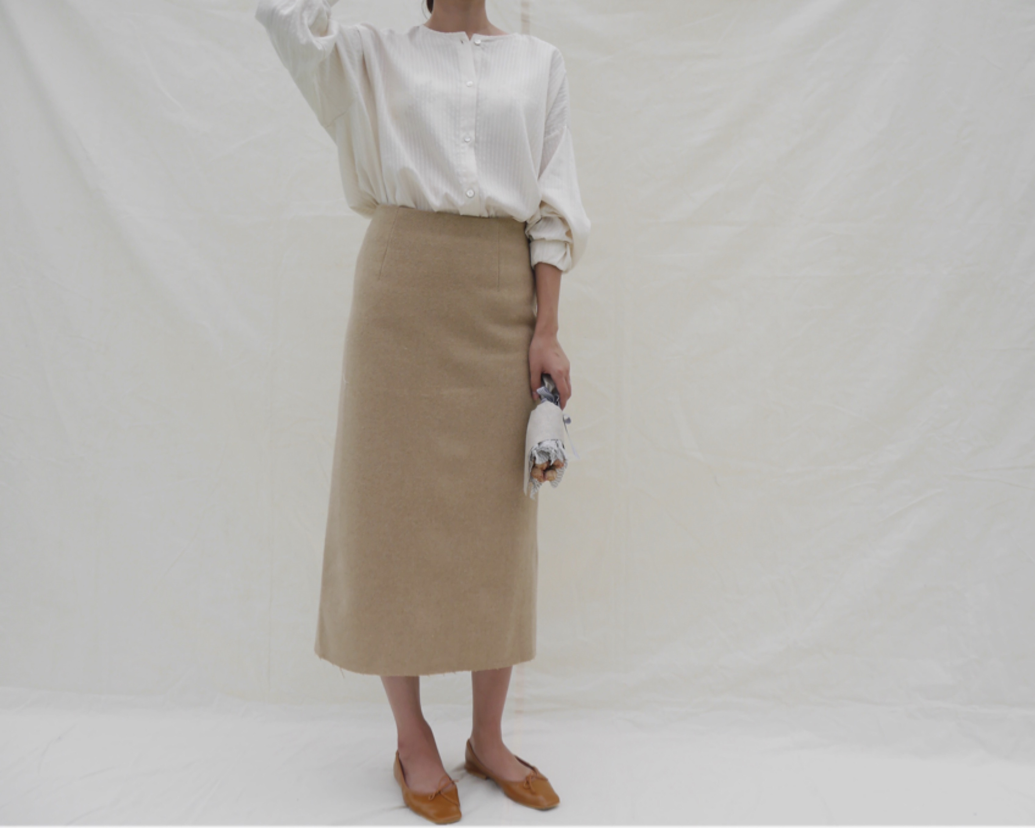 Long wool skirt's long skirt back a line