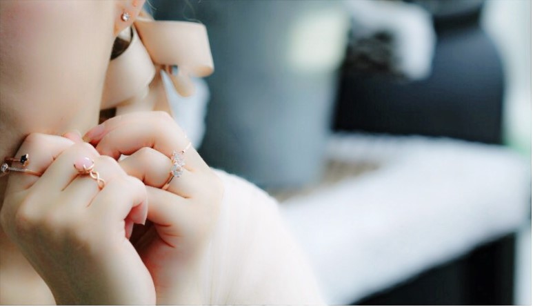 14k 18k Gray Milky Rough Diamonds Earrings Women&#