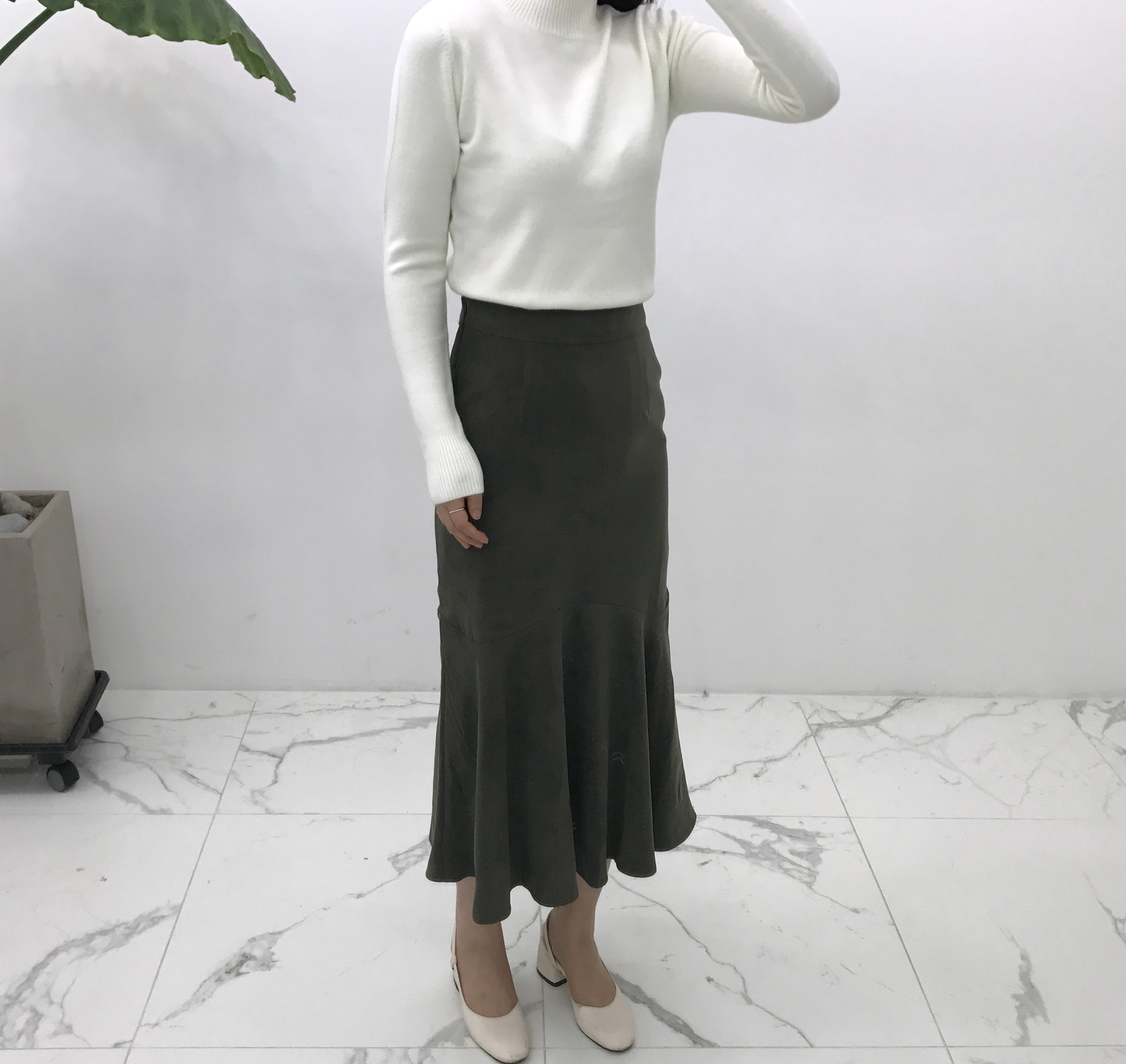 Frilly suede mommy skirt autumn winter long coordi