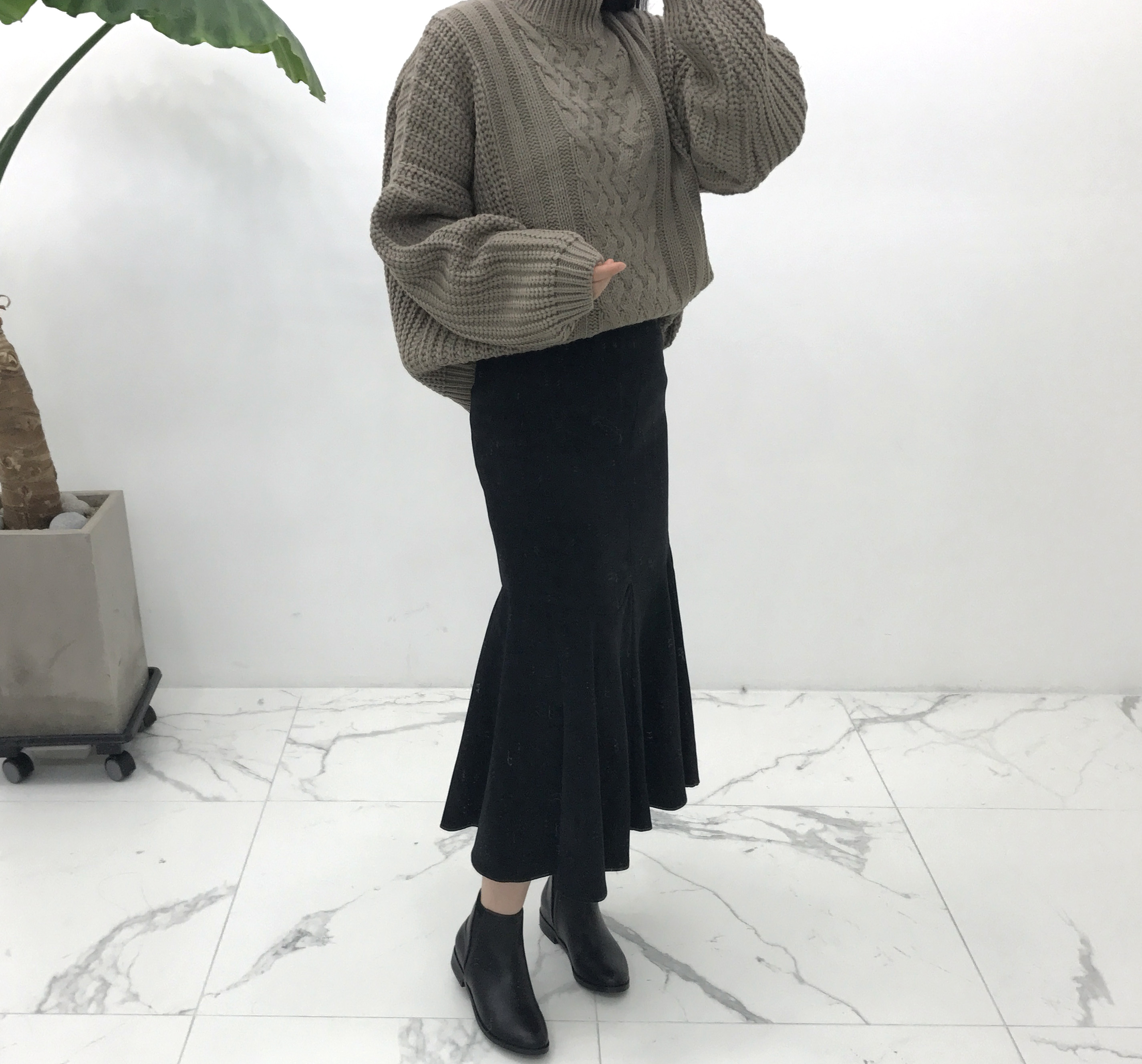 Frilly suede mommy skirt autumn winter long coordi