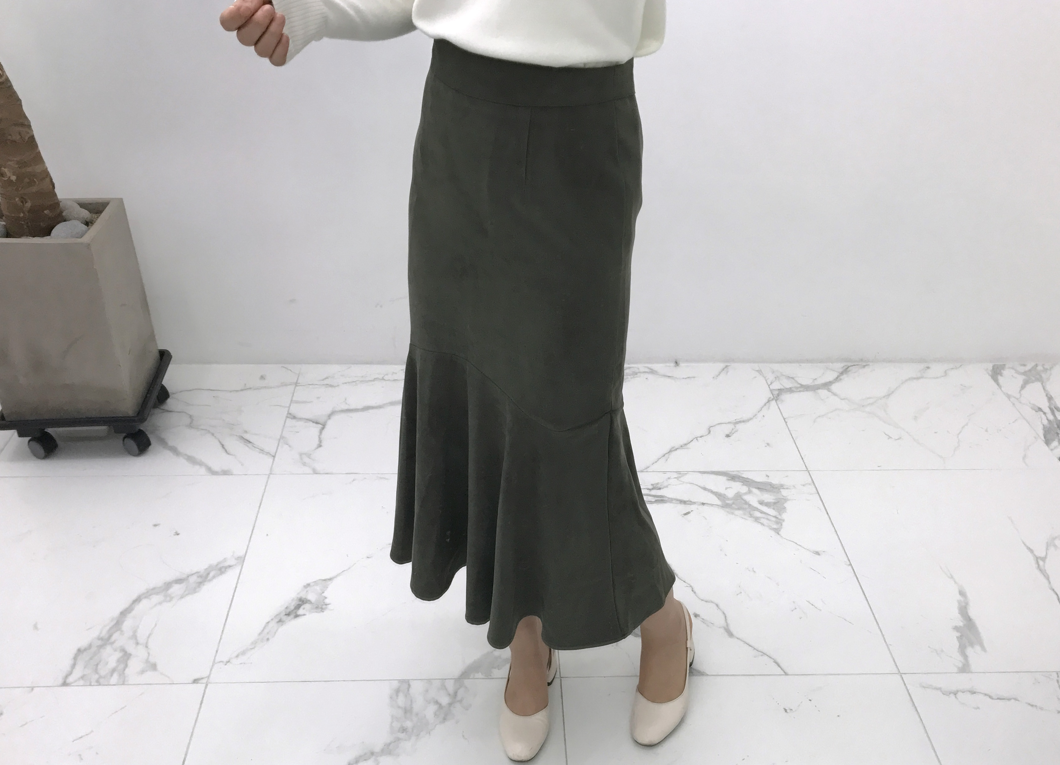 Frilly suede mommy skirt autumn winter long coordi