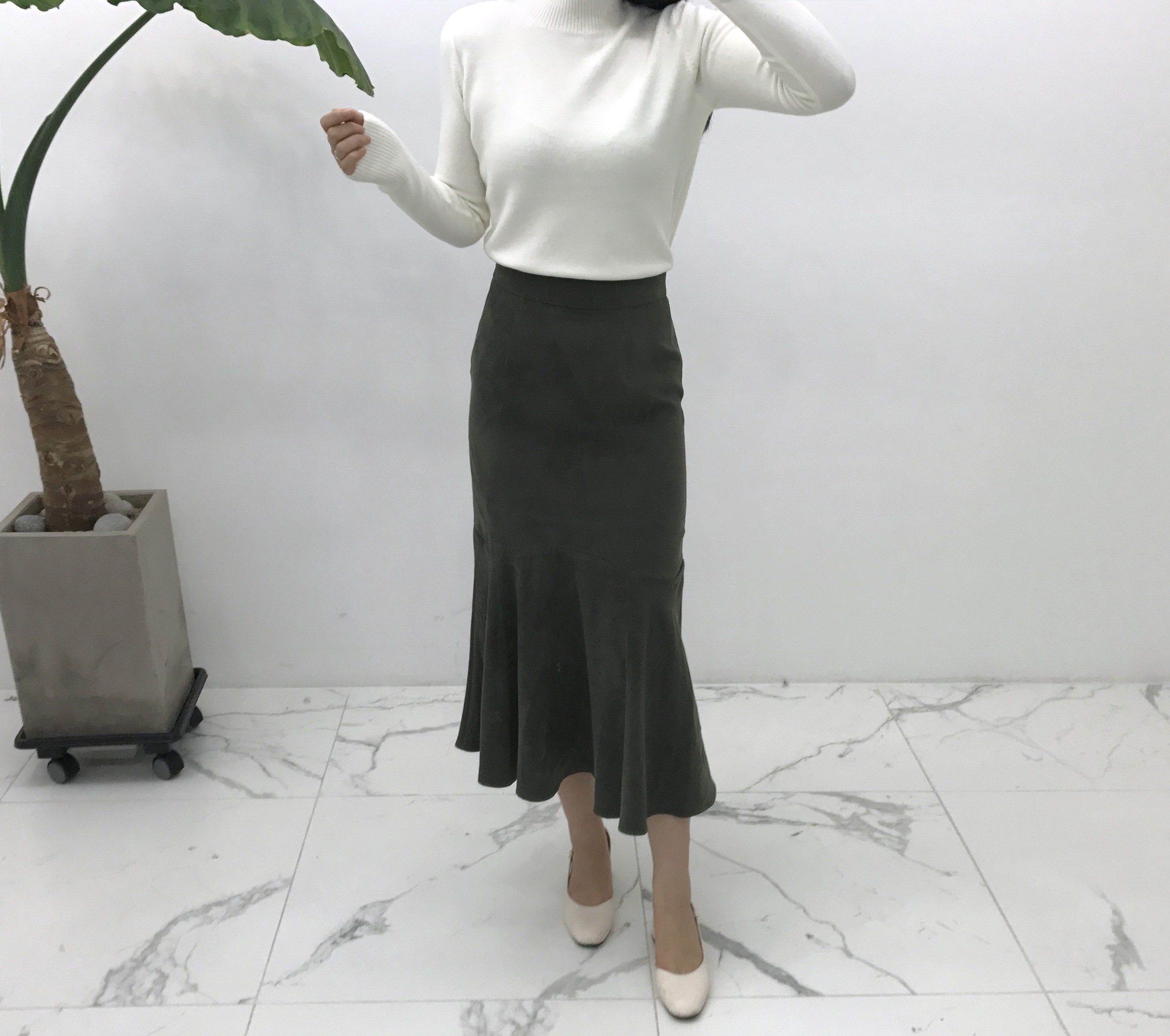 Frilly suede mommy skirt autumn winter long coordi