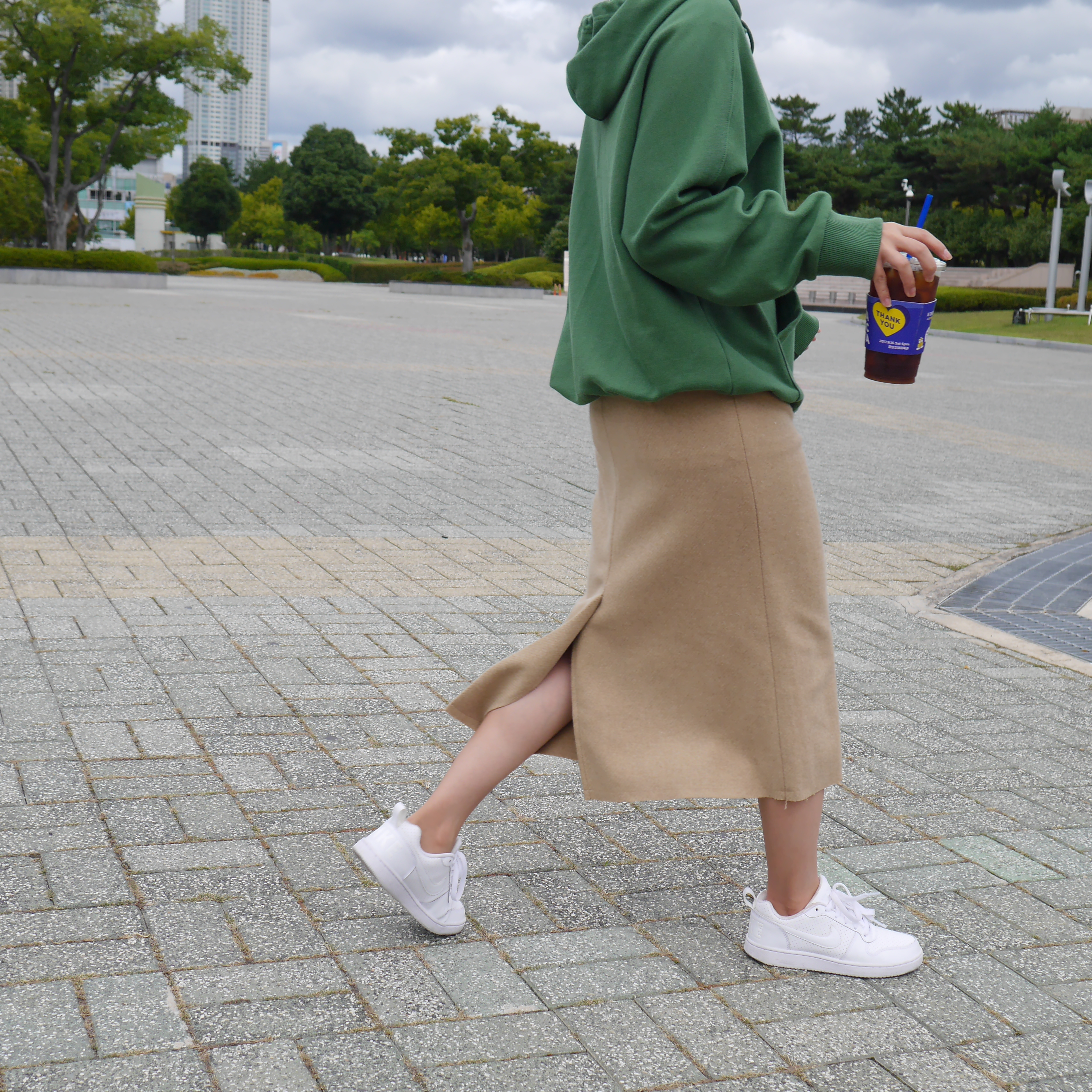 Long wool skirt's long skirt back a line