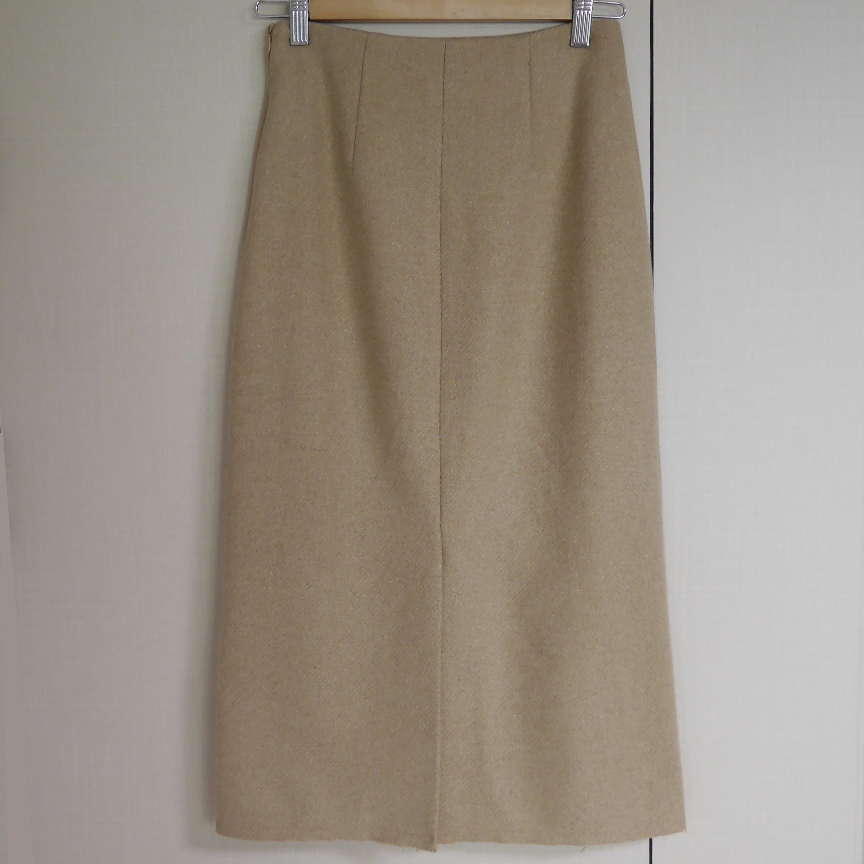 Long wool skirt's long skirt back a line