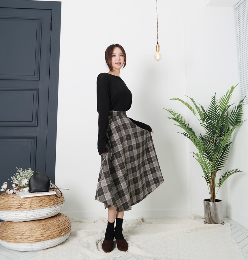 Winter flare check Long skirt Autumn long skirt A 