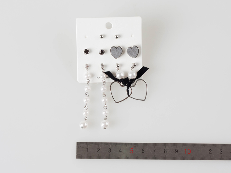 Highly utilized heart velvet drop earrings 5pc set