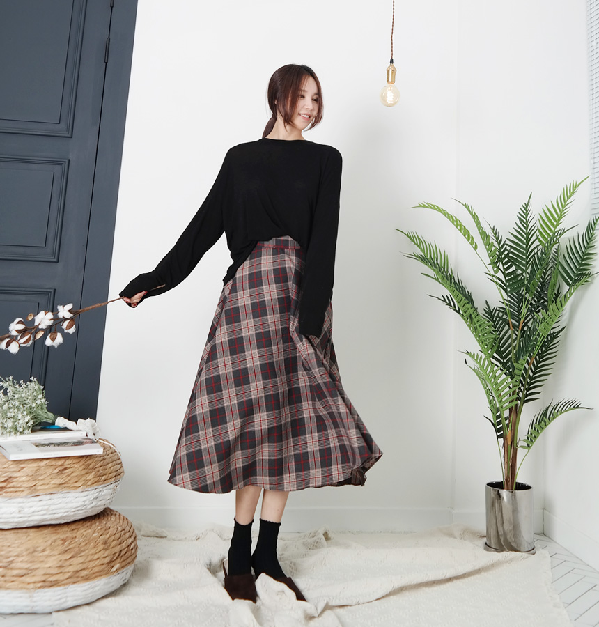 Winter flare check Long skirt Autumn long skirt A 