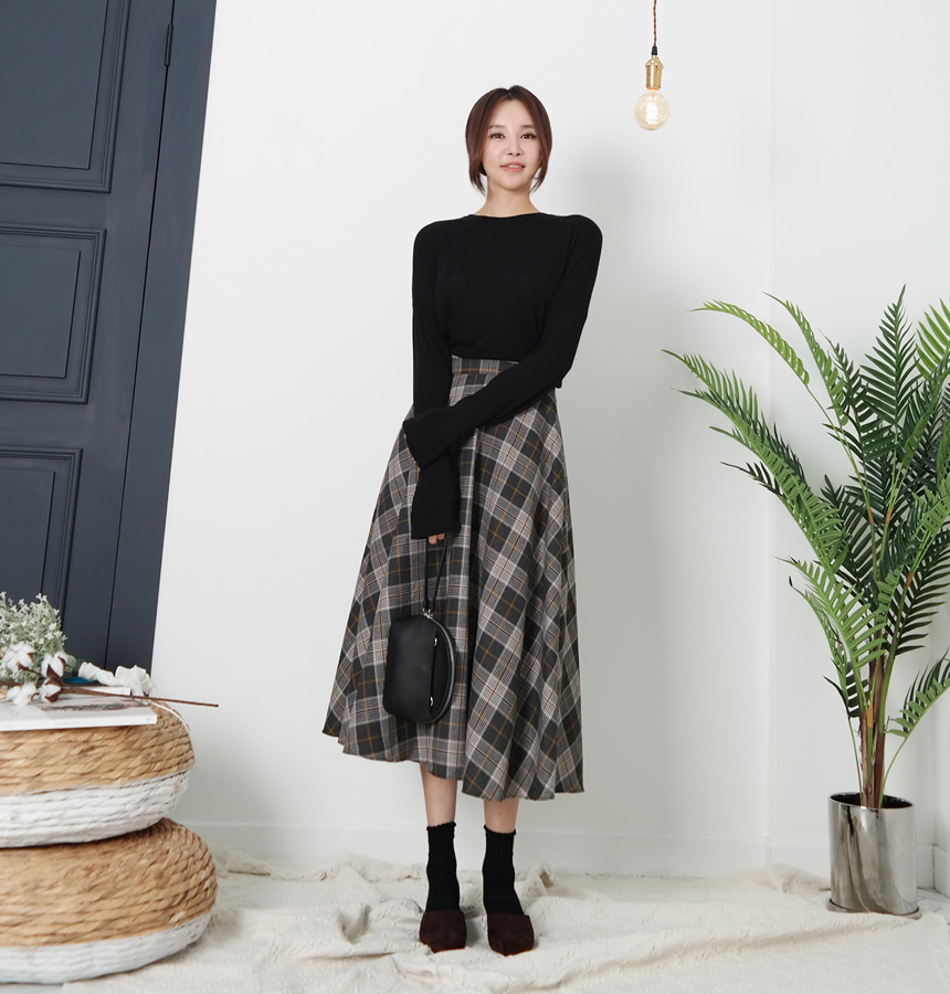 Winter flare check Long skirt Autumn long skirt A 
