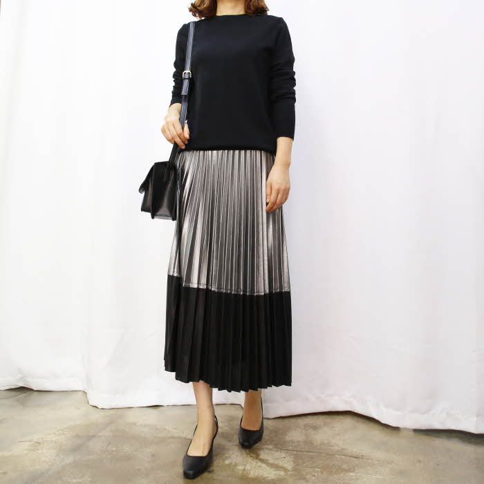 44-77 Glossy long skirt Long-sleeved gathering Fas